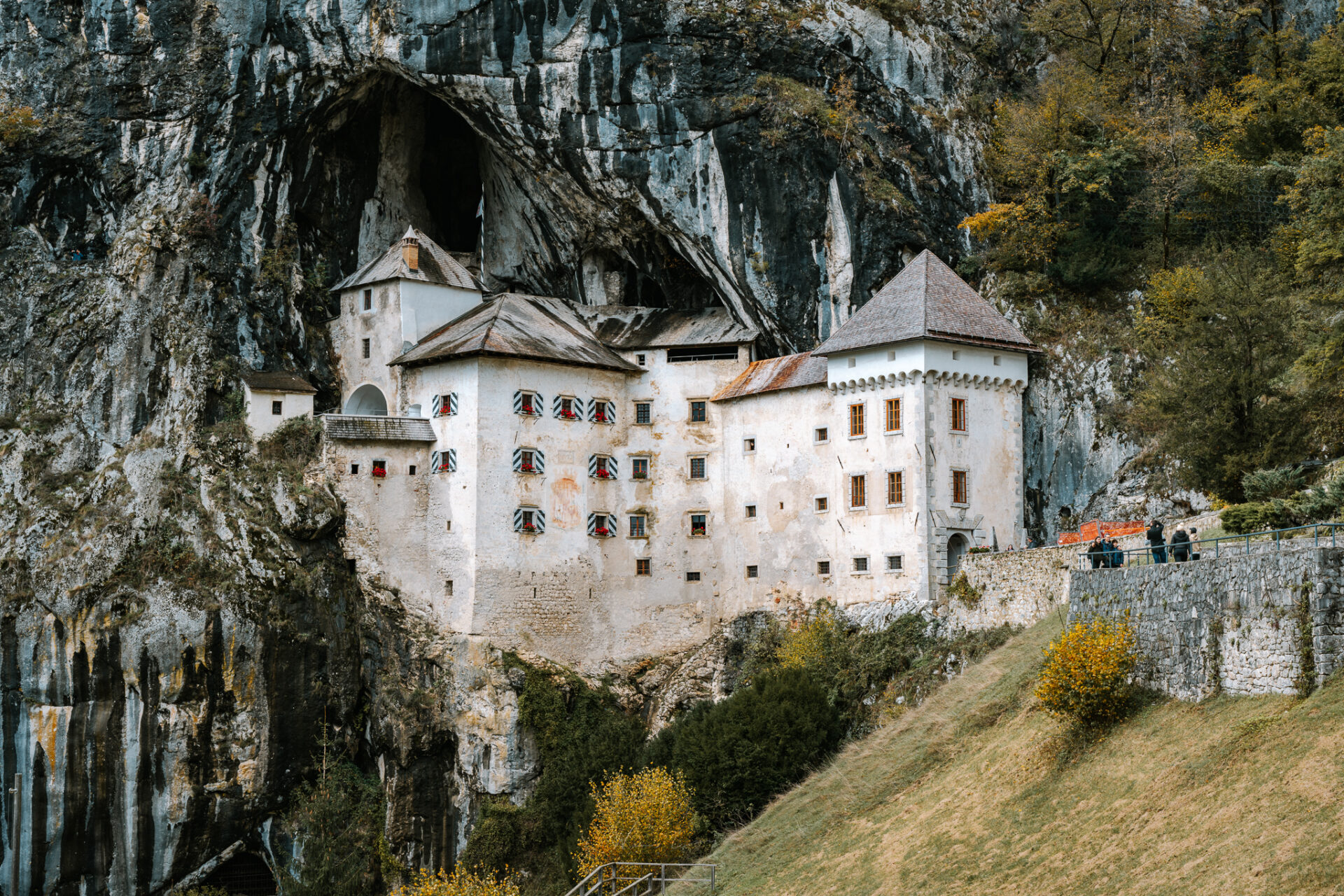 普列加馬城堡歷史、傳說、看點介紹、交通、行程與拍攝建議 by 旅行攝影師張威廉 Wilhlem Chang